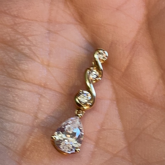 10K and CZ pendant. 3/4” - Picture 7 of 12